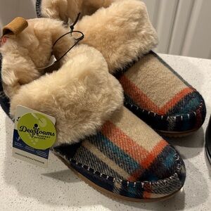 Dearfoams Indoor Outdoor Slippers Women’s Plaid with Faux Fur NWT Size 10